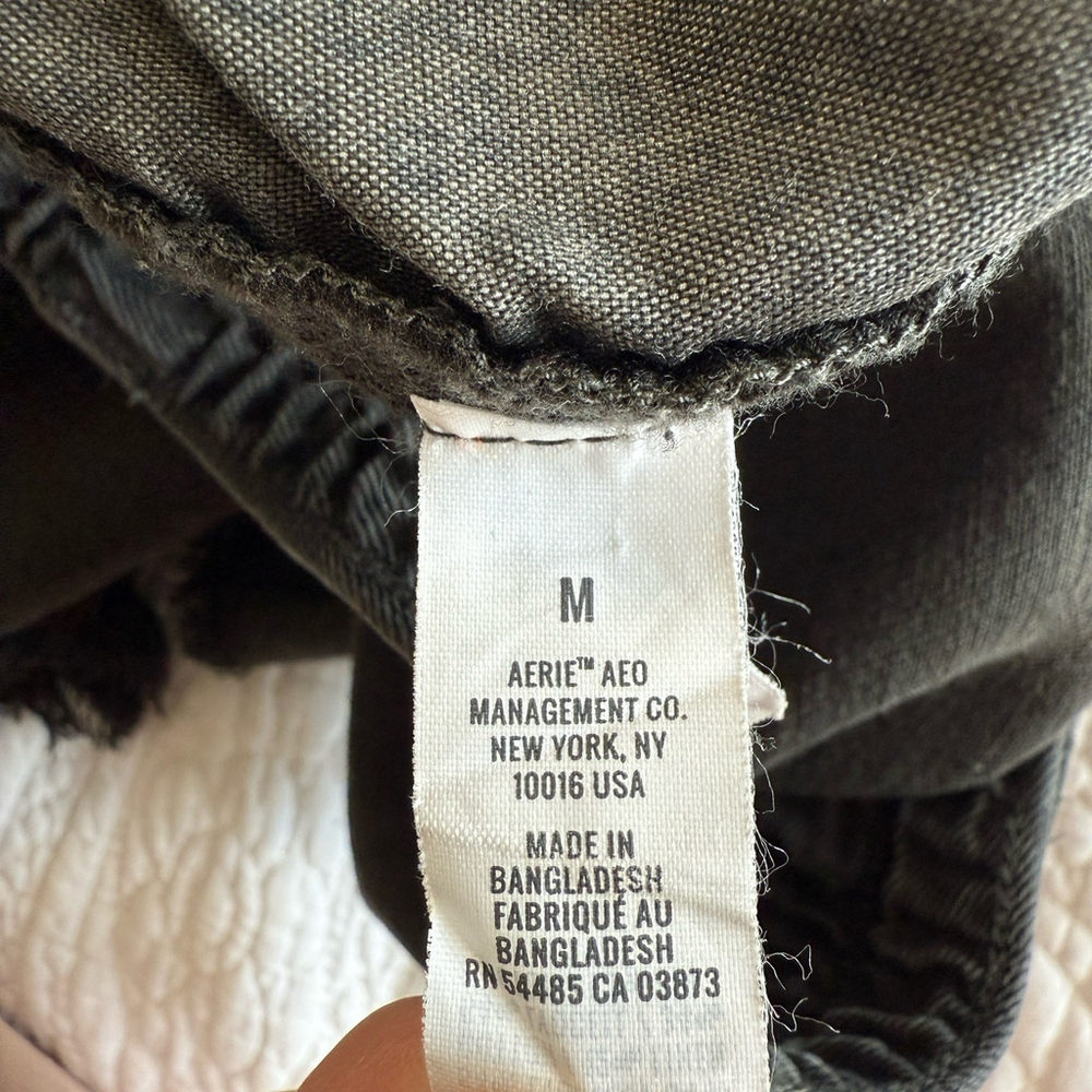 Aerie Black Frayed High Waisted Utility Shorts Womens Medium Lyocell Linen - Picture 5 of 9